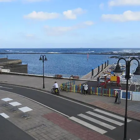 Frente Al Mar * Órzola